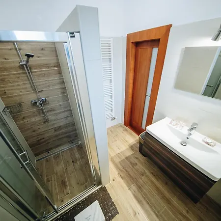 בית הארחה Wellness Zora Family