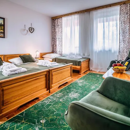 Wellness Penzion Zora Family Guest house Tatranska Lomnica